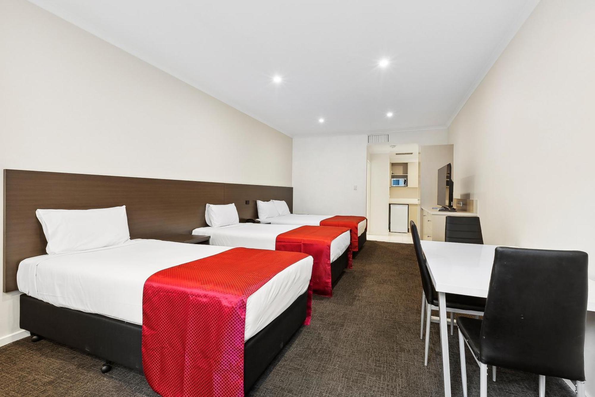 Quality Hotel Manor Mitcham Exterior foto